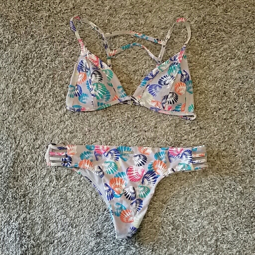 Raisins Bikini